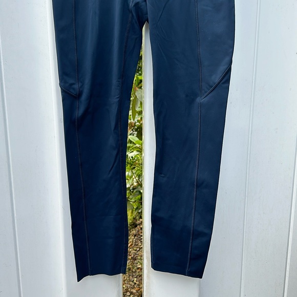 Lululemon legging, navy, pockets, raw bottom, size 4, negotiable - Picture 4 of 6